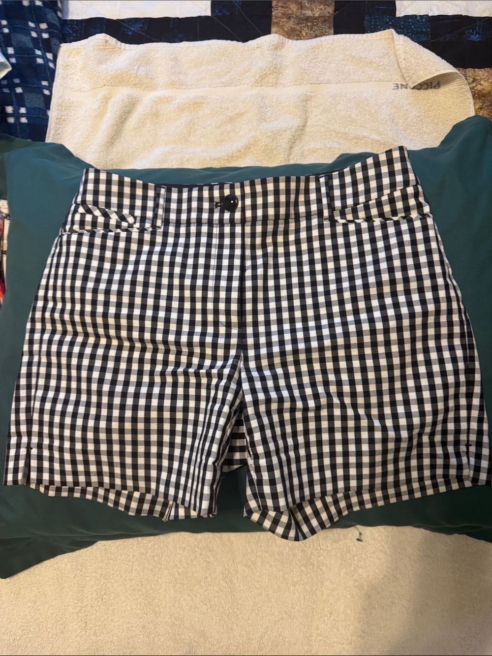 White House Black Market Black & White Gingham Flat-Front Shorts Sz 0 EU